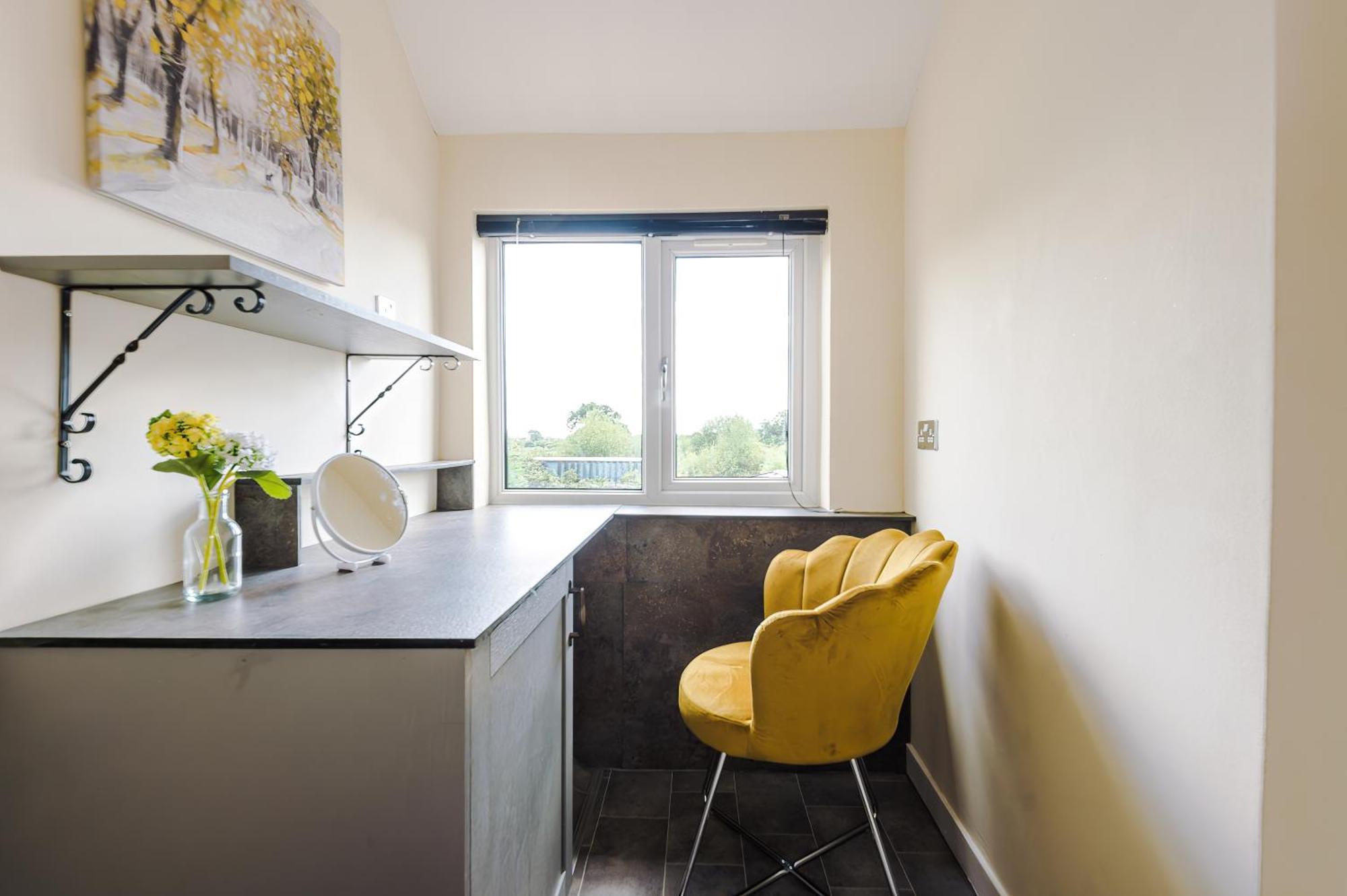 Charming 3-Bed Cottage In Chester, Ideal For Families & Workers, Free Parking - Sleeps 7 Ngoại thất bức ảnh