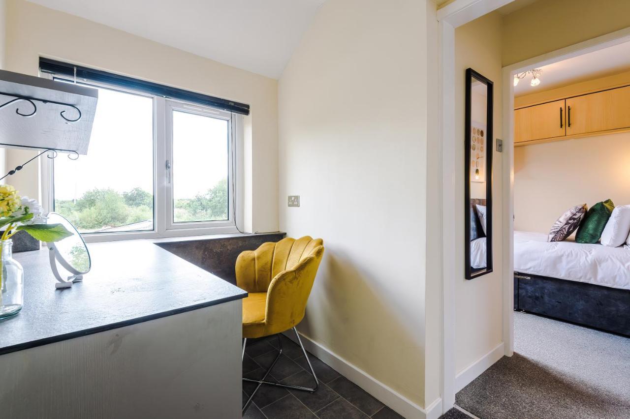 Charming 3-Bed Cottage In Chester, Ideal For Families & Workers, Free Parking - Sleeps 7 Ngoại thất bức ảnh